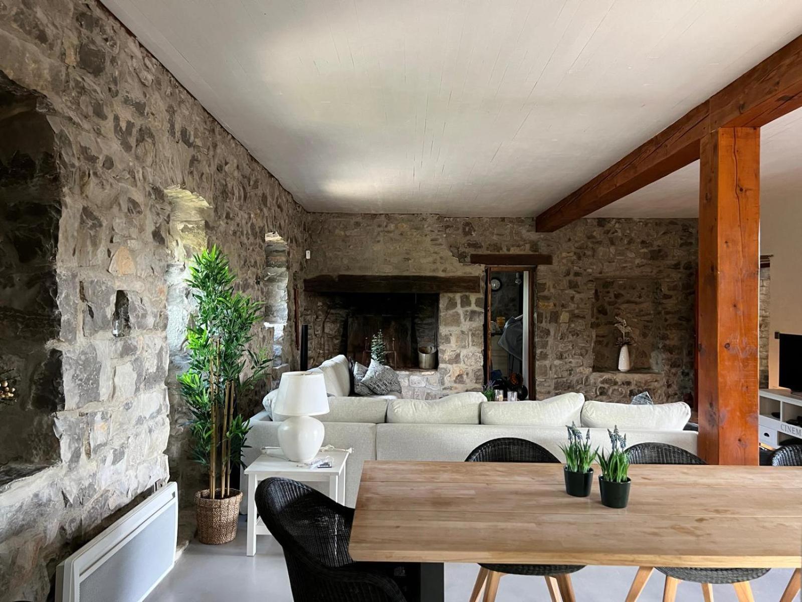 Вилла Luxurious Family House With Pool In Ardeche. Ле-Ван Экстерьер фото